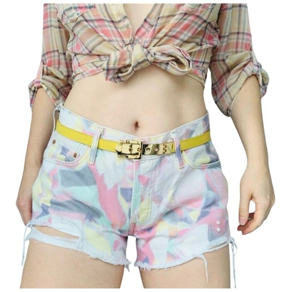 Levi's 501 RARE‎ Button Fly Distressed Cut-Off Raw Hem Grunge Tie Dye Shorts 28 - Picture 1 of 10